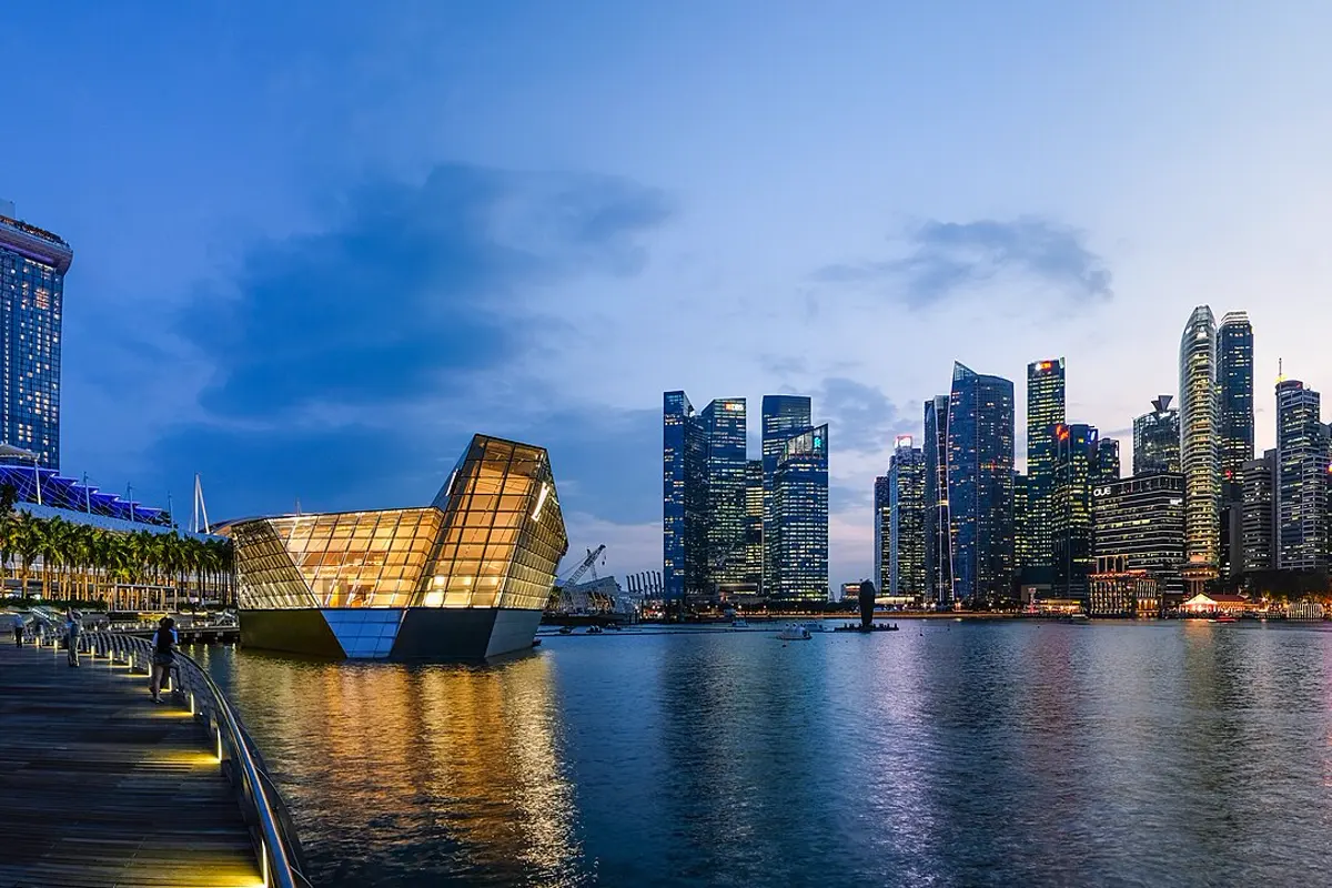 Marina Bay at dusk, photographed in February