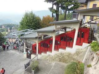 Como–Brunate funicular, Milan