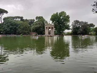 Villa Borghese lake, Rome
